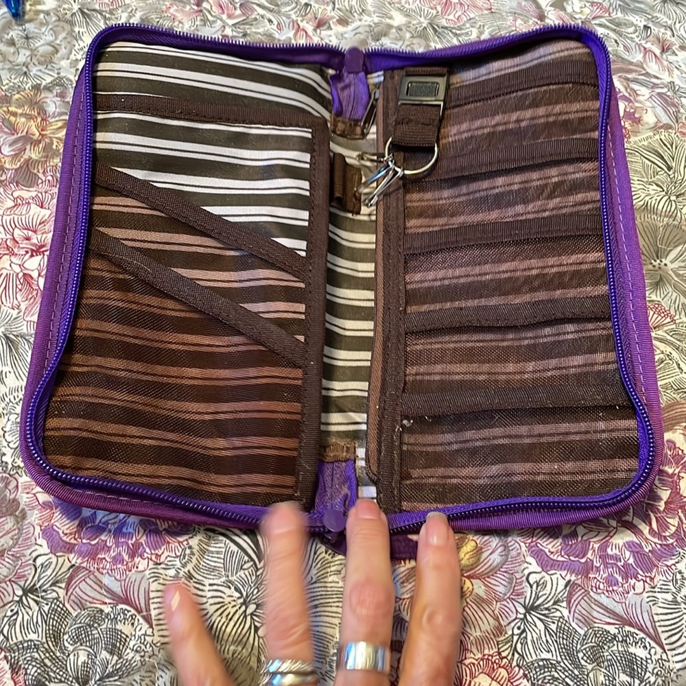 Travel Wallet - Picture 4 of 4